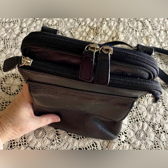 💥Fossil Leather Mini Crossbody with Adjustable Strap💥 - Picture 3 of 15